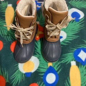 BrAnD nEw snow boots